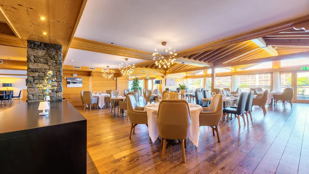 Hotel 4 Valleys Nendaz Dining Area [8]