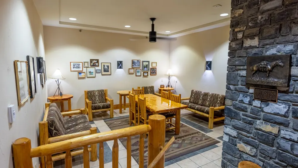 Brewsters Mountain Lodge Banff Mezanine [3]