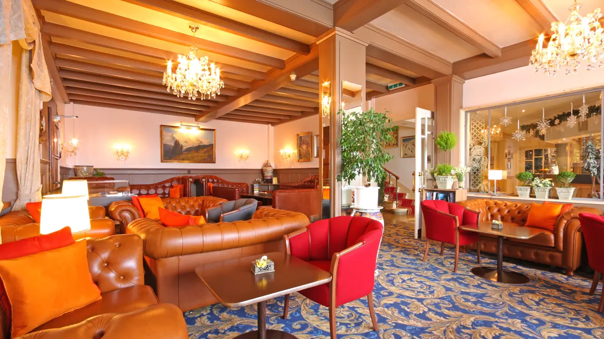 Hotel Eiger Murren Reception Seating Area