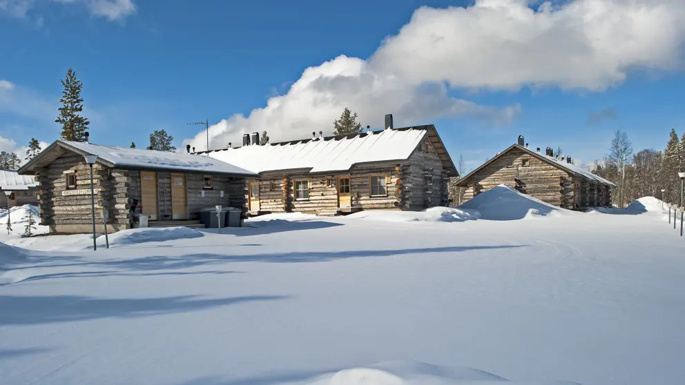 Yllas Log Cabins Yllas Lumipolku Round Log Snowjpg [3]