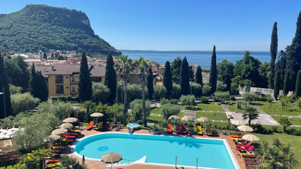 Hotel Villa Madrina Garda Pool Panorama [5]