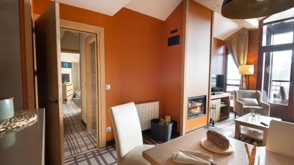  Superior two bedroom mountain view apartment 