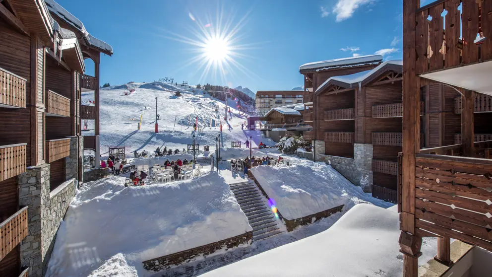 Hotel Fahrenheit Seven Courchevel Exterior [1]