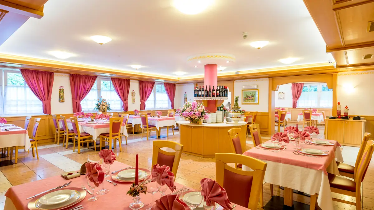 Inghams Italy Dolomites Penia Hotel Villa Rosella Restaurant