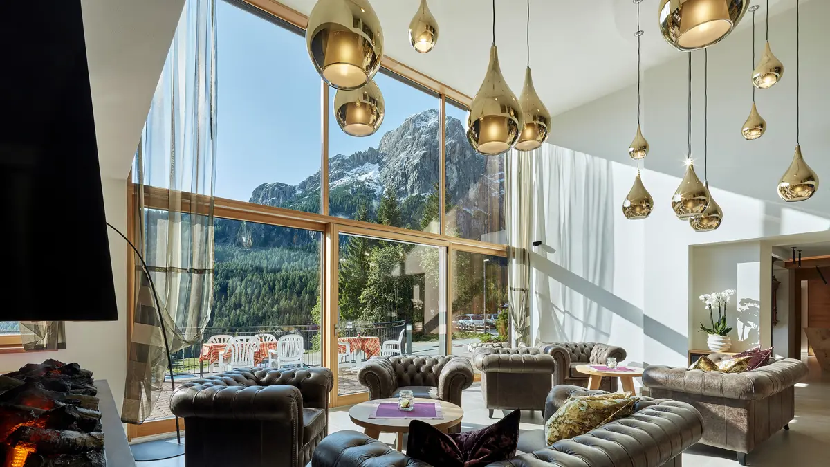 Inghams Italy Dolomites Colfosco Hotel Mezdi Lounge 2