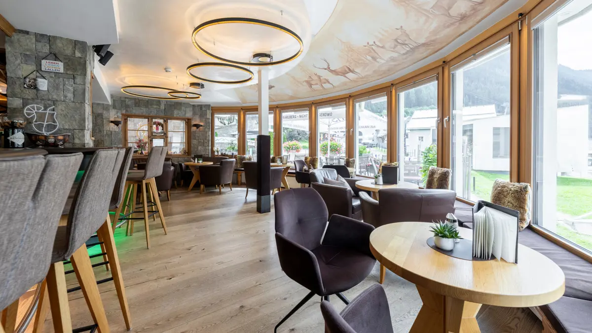 Hotel Jagerhof Ischgl Bar (1)
