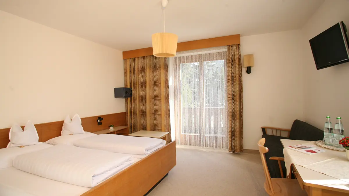 Inghams Italy Dolomites Corvara Hotel La Plaza Comfort Bedroom 2