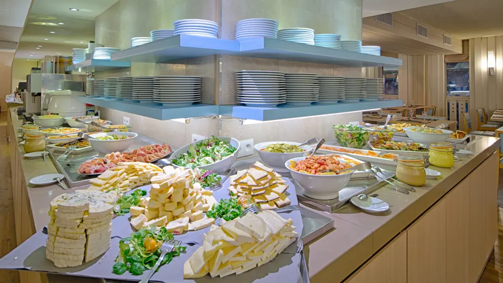 Hotel Du Golf Les Arcs Buffet [5]