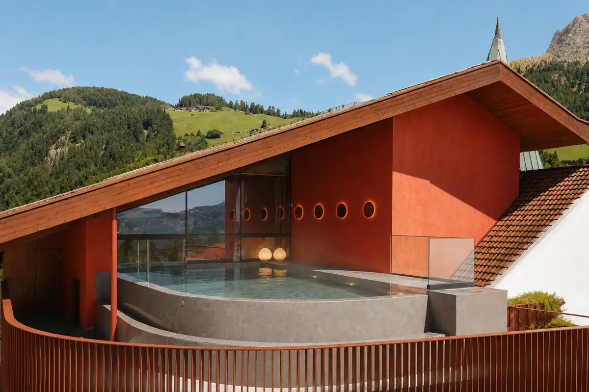 Hotel Oswald Selva Italy Outdoor Pool ©Alexmoling