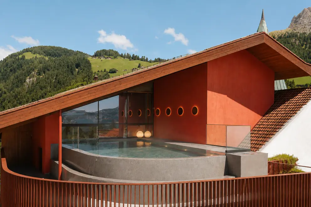 Hotel Oswald Selva Italy Outdoor Pool ©Alexmoling [3]