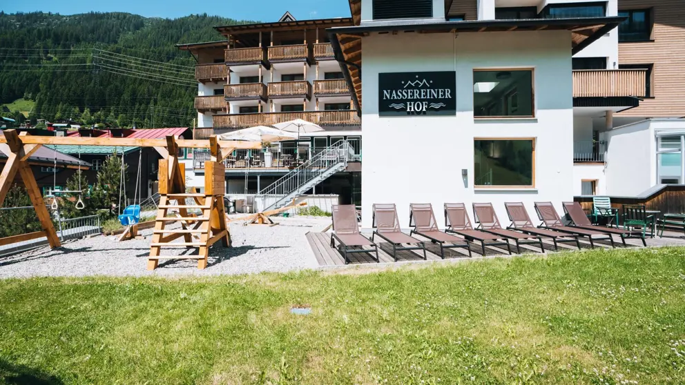 Hotel Nassereinerhof St. Anton Exterior play/seating area [2]