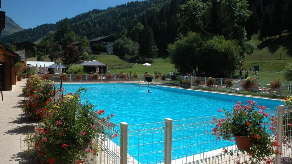 Hotel Le Cret Morzine Outdoor Pool [1]