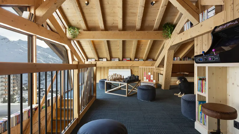Ours Blanc Hotel And Spa Les Menuires Games Area [4]
