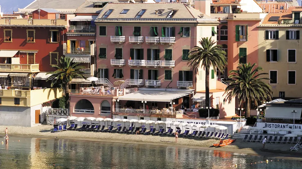 Hotel Miramare Liguria Beachfront Location [2]