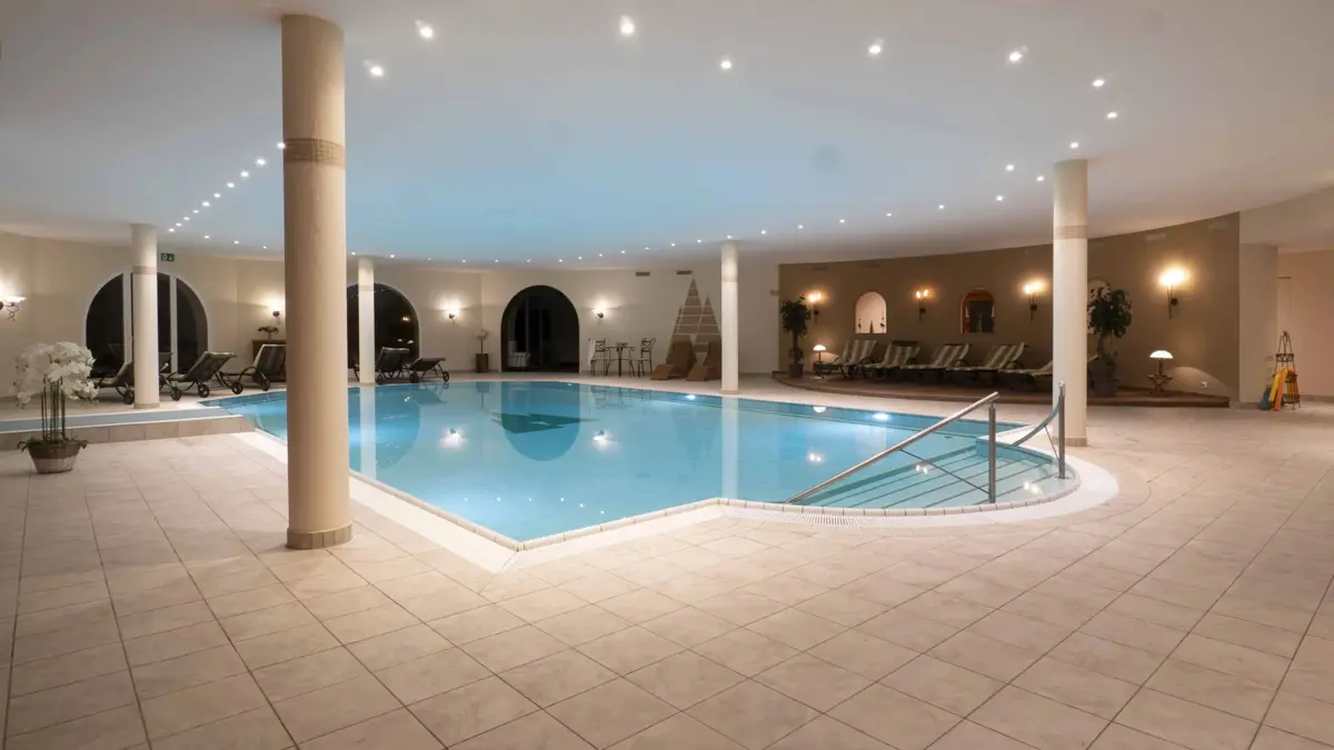 Waldhotel Doldenhorn Kandersteg Indoor Pool