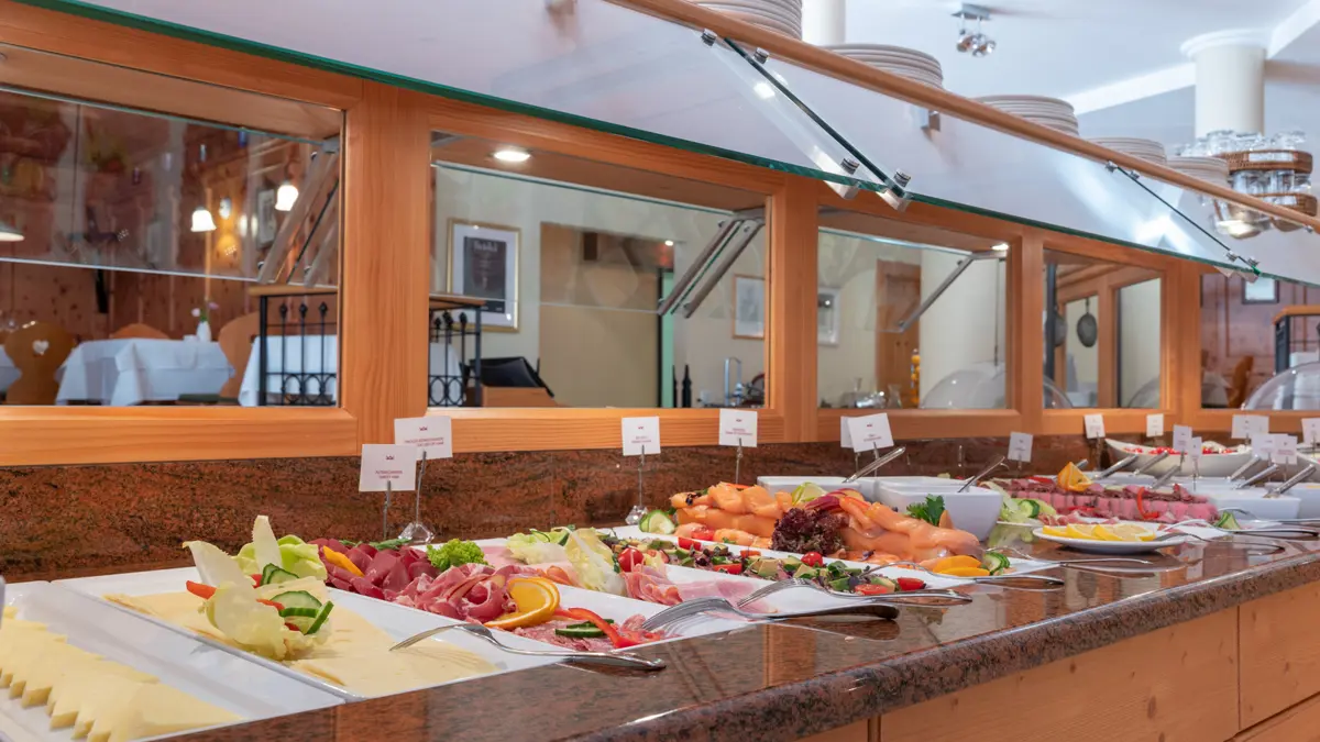 Hotel Kaiserhof Kitzbuhel Breakfast Buffet Copyright Michael Preschl
