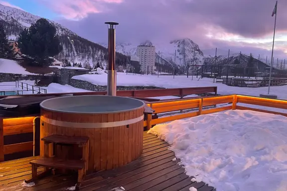 Inghams Italy Milky Way Grand Hotel Sestriere Hottub (1)