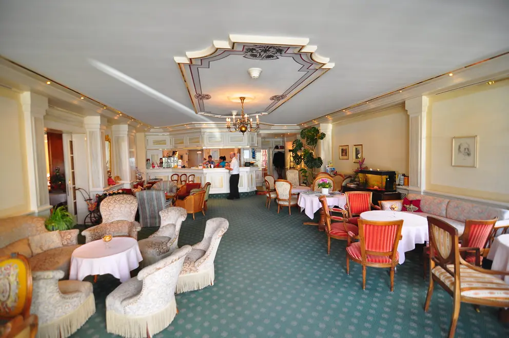 Hotel Seiler Au Lac Interlaken Lobby [4]