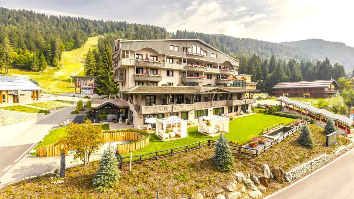 Hotel Spinale Madonna Di Campiglio Italy Exterior