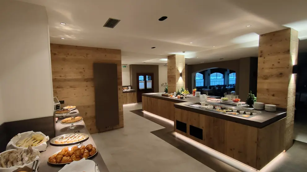 Inghams Italy Madonna Di Campiglio Hotel Ideal Restaurant 3 [4]