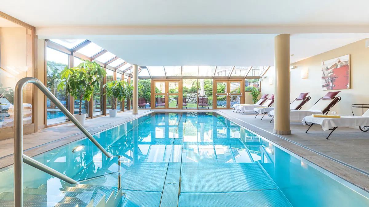 Hotel Kaiserhof Kitzbuhel Swimming Pool Copyright Michael Preschl