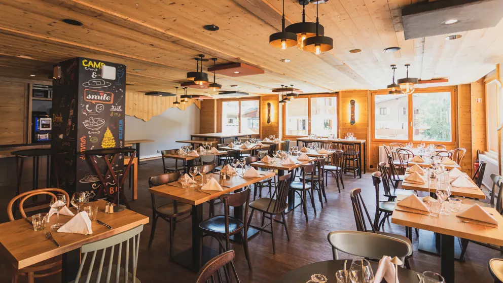 Hotel Base Camp Lodge Les Deux Alpes Restaurant 3 [2]