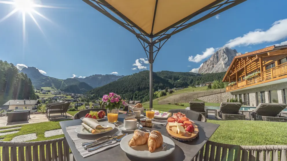 Inghams Italy Dolomites Selva Hotel Rodella Breakfast [3]