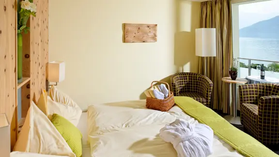 Arven lake view room