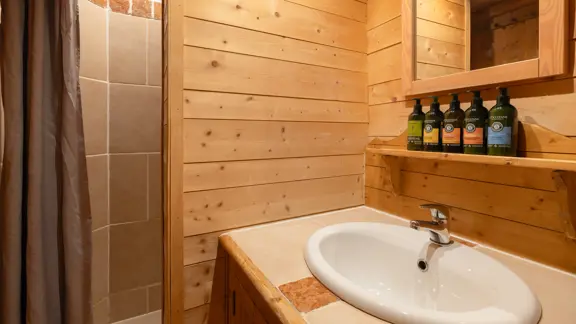 Bedroom six en-suite