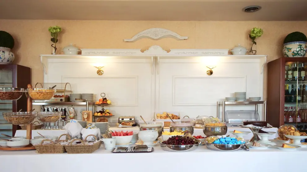 Hotel Garden Garda Breakfast Buffet [5]