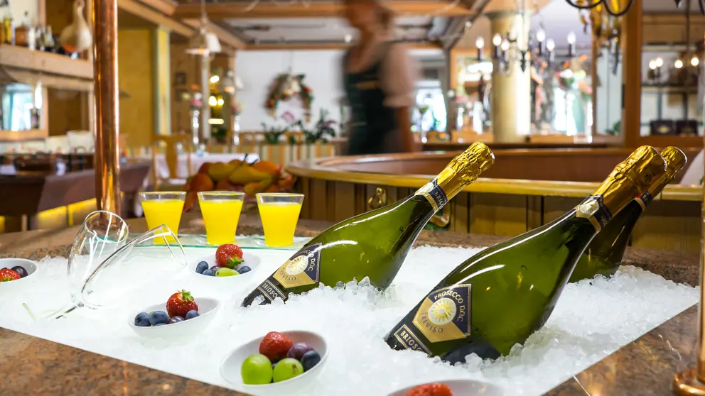 Hotel Romantik Schweizerhof Grindelwald Prosecco [6]