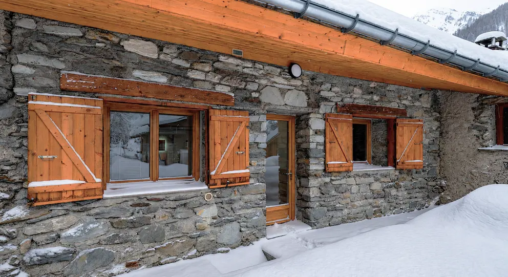 Exterior [4]