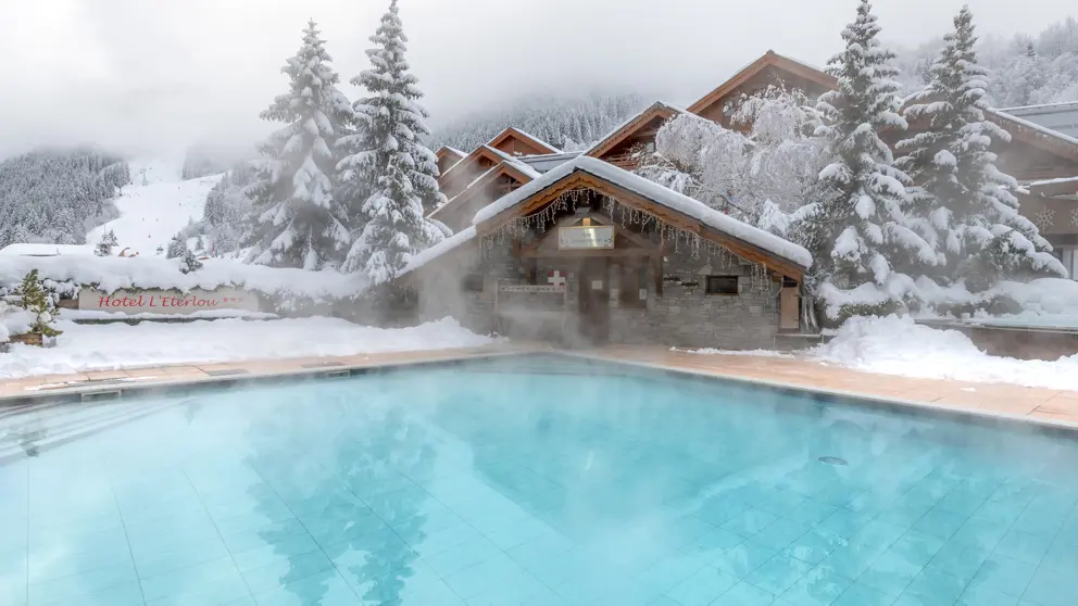 Hotel L'eterlou Meribel Outdoor Pool 3 [5]