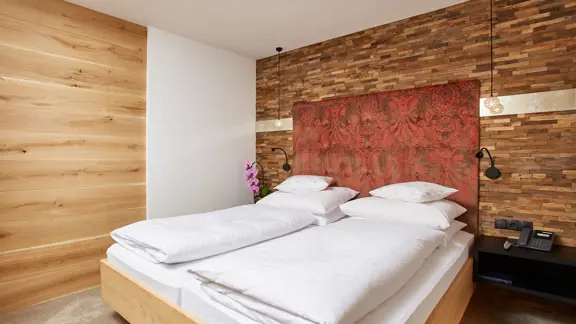 Hangerer room example