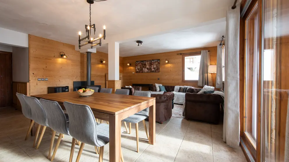 Chalet Noella Val Thorens Lounge Dining Area [1]