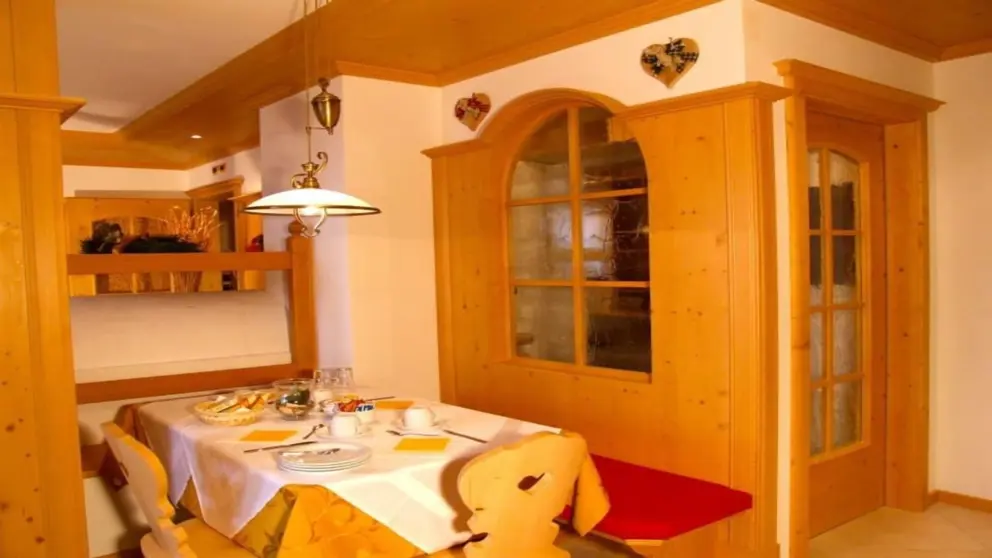 Chalet Zirm Breakfast Room 2 [2]