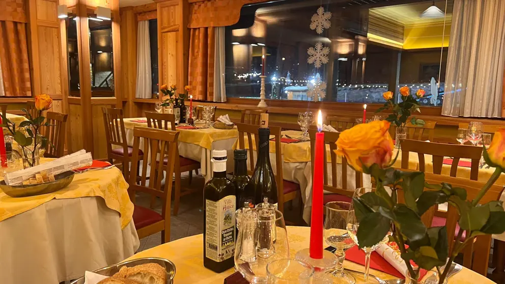 Hotel Breuil Cervinia Italy Dining Room (5) [2]