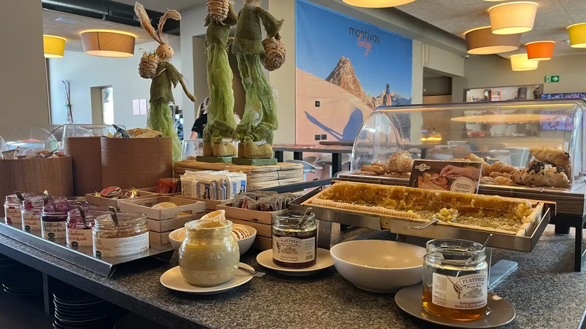 Montivas Lodge Livigno Breakfast Buffet