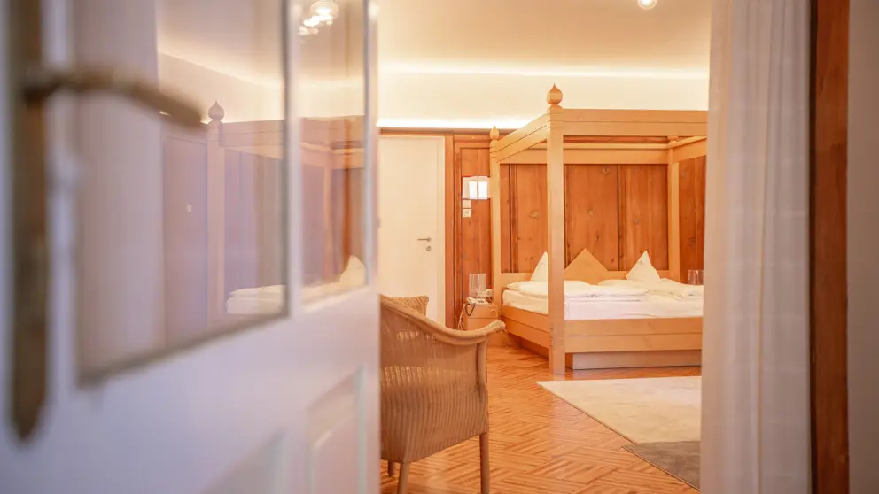 Parkhotel_Sole_Paradiso_Drei_Zinnen_Italy_Junior_Suite [2]