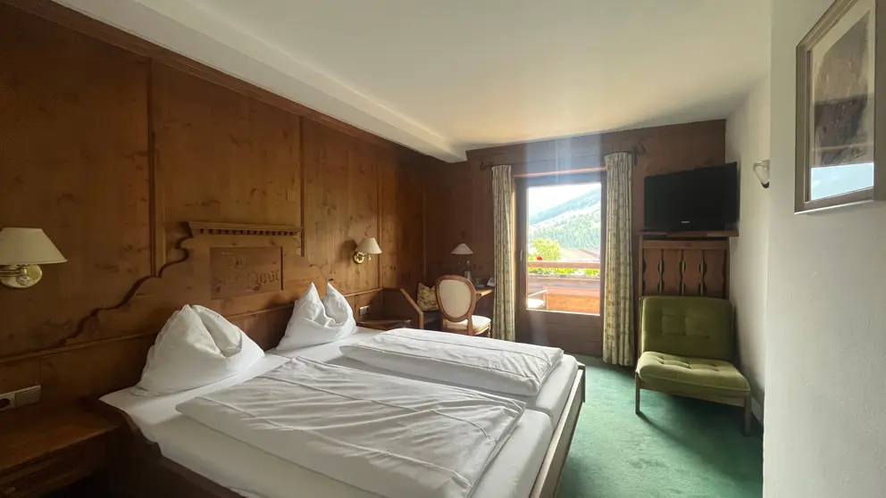 Hotel Zur Post Alpbach Standard Austrian Twin Room [4]