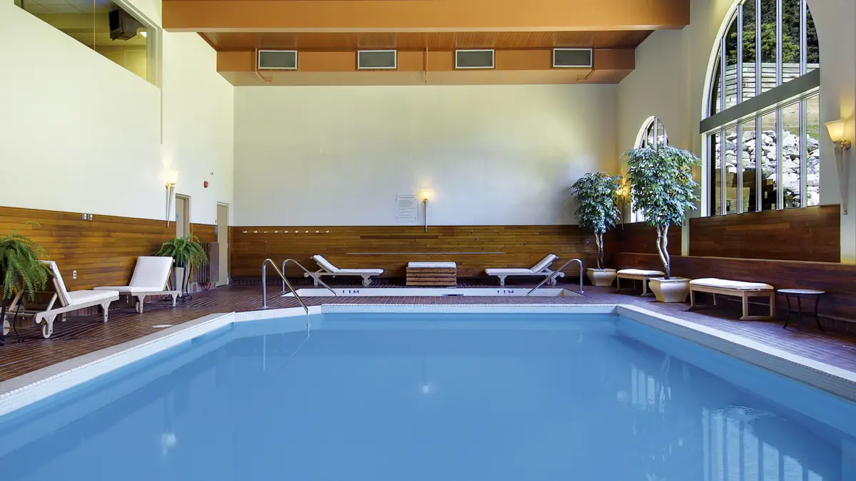 Fairmont Chateau Lake Louise Ski Big 3 Swimming Pool