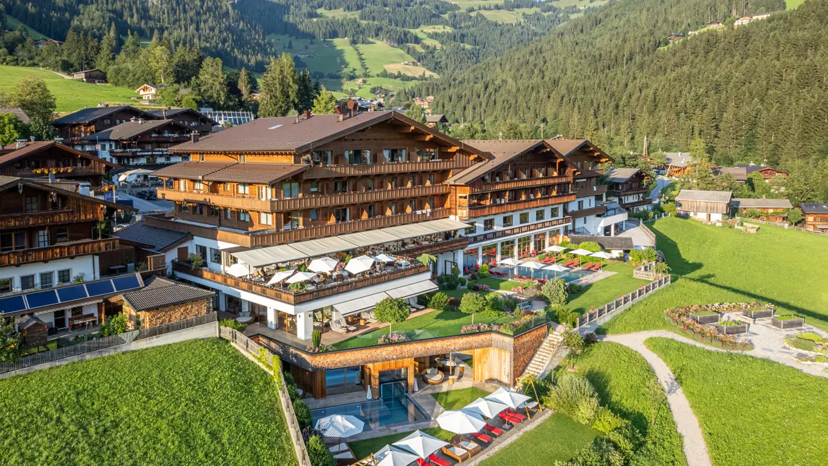 Mountain & Spa Alpacherhof Summer Exterior
