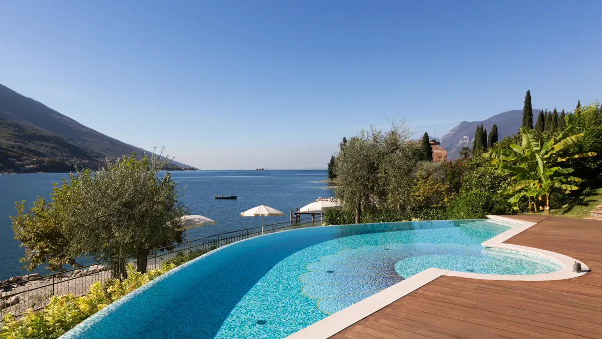 Hotel Maximillian Malcesine Swimming Pool With View Of Lake Garda