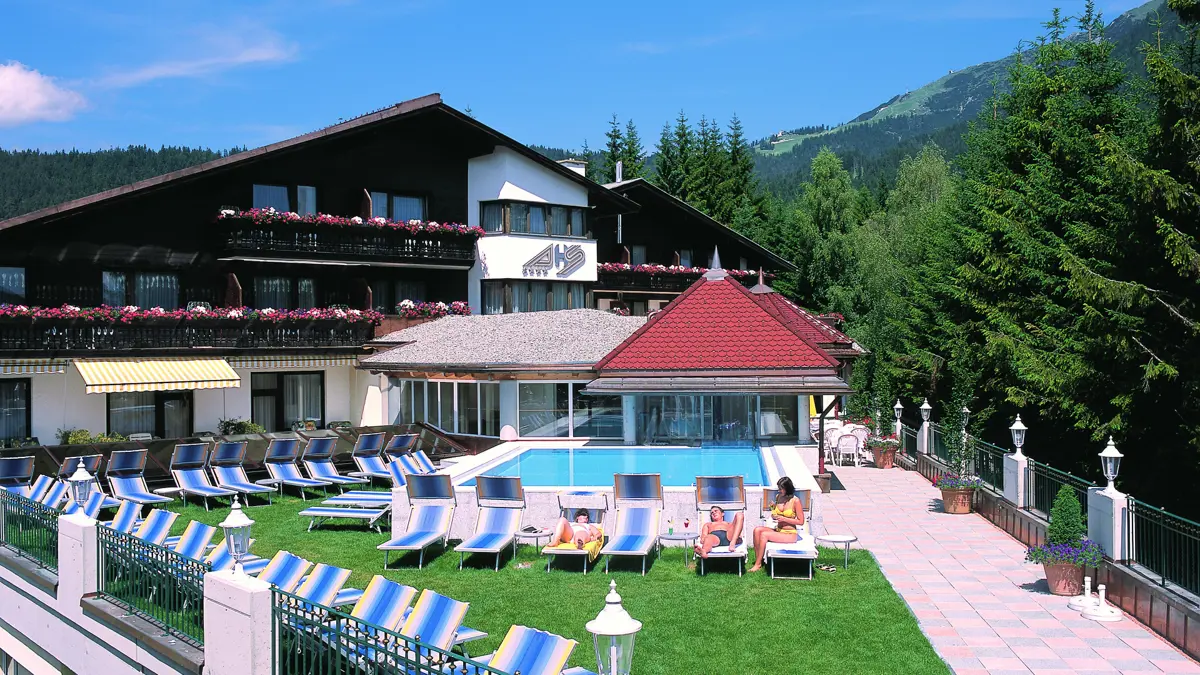Hotel Schonruh Seefeld Hotel Outdooe Pool And Sun Terrace