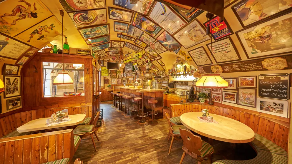 Hotel Lebzelter Zell Am See Bar [1]