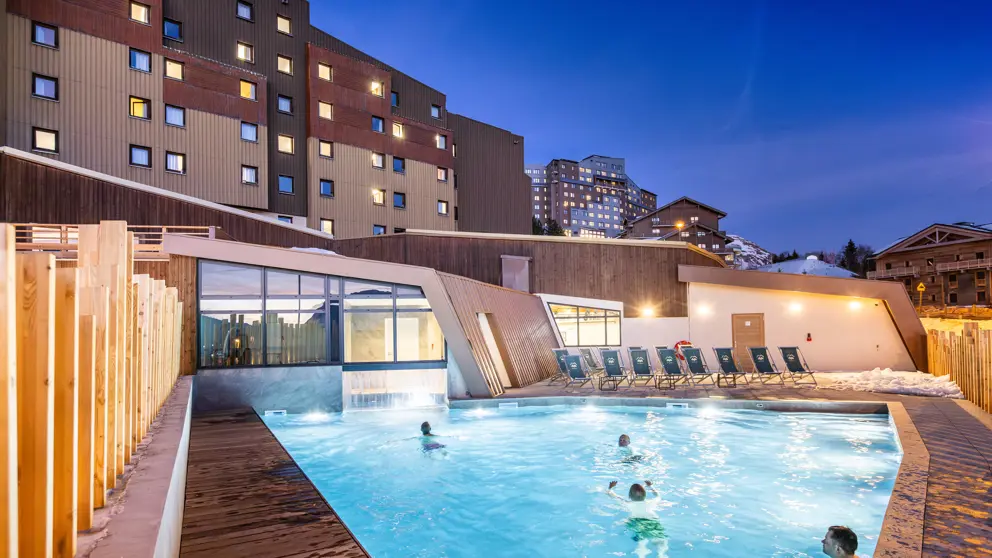 Hotel Les Bergers Alpe D'huez Outdoor Pool 2 [1]