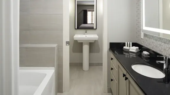 One bedroom apartment bathroom