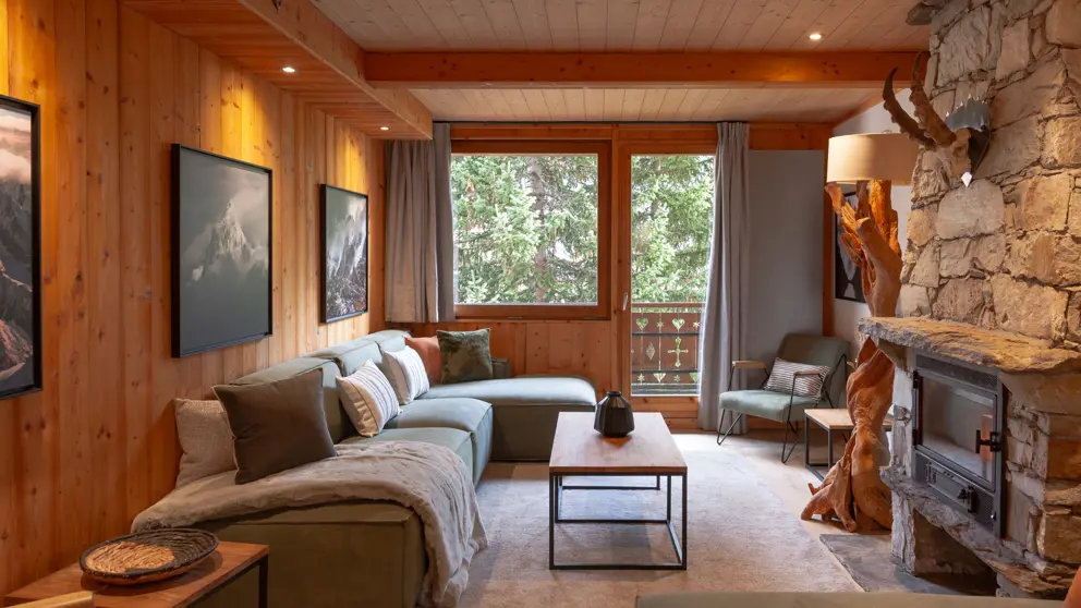 Chalet Les Arolles Tignes Communal Lounge Area 3 [9]