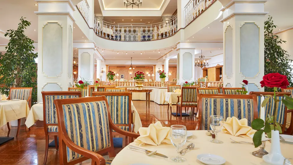 Hotel Grand Zell Am See Dining Room [3]