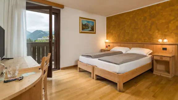 Standard double bedroom